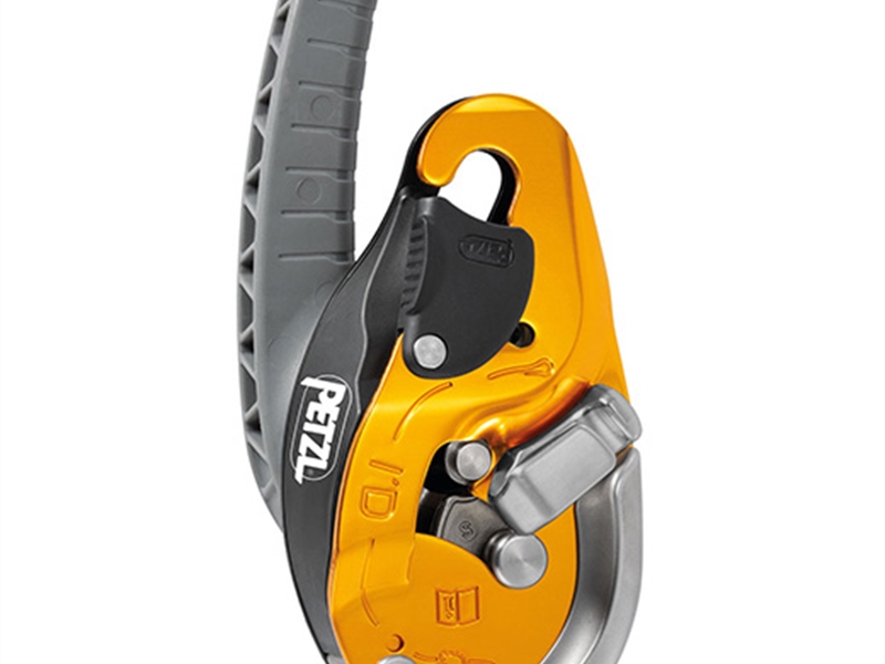 Petzl i'D EVAC Self Braking Descender for lowering from an anchor